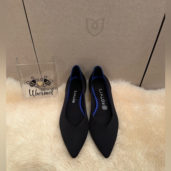 VGUC Rothy's OG Black Women's Points, Size 9 - Picture 2 of 7